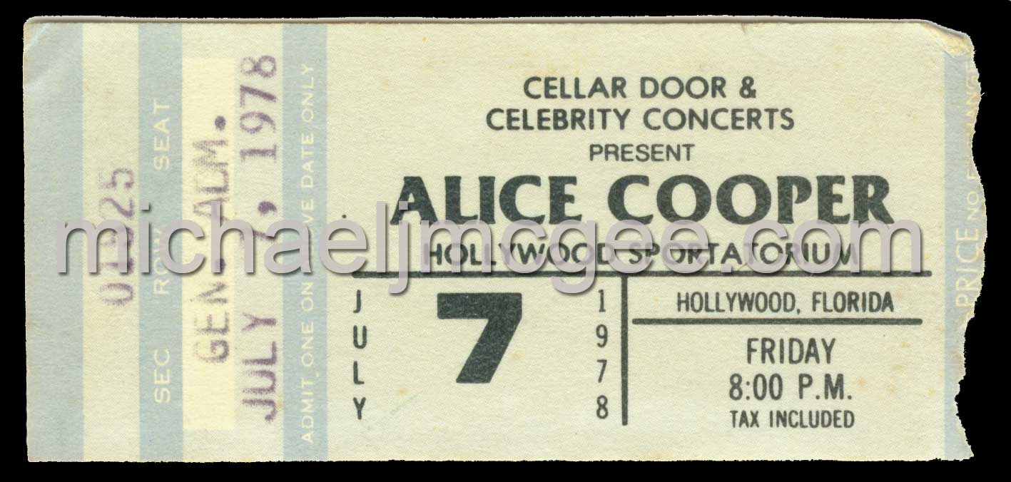 Alice Cooper / michaeljmcgee.com